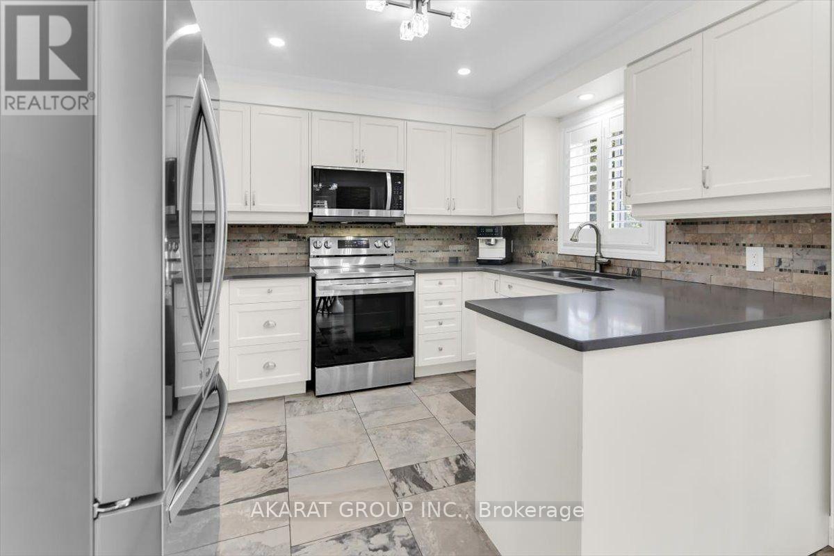 6907 Gracefield Drive, Mississauga, ON