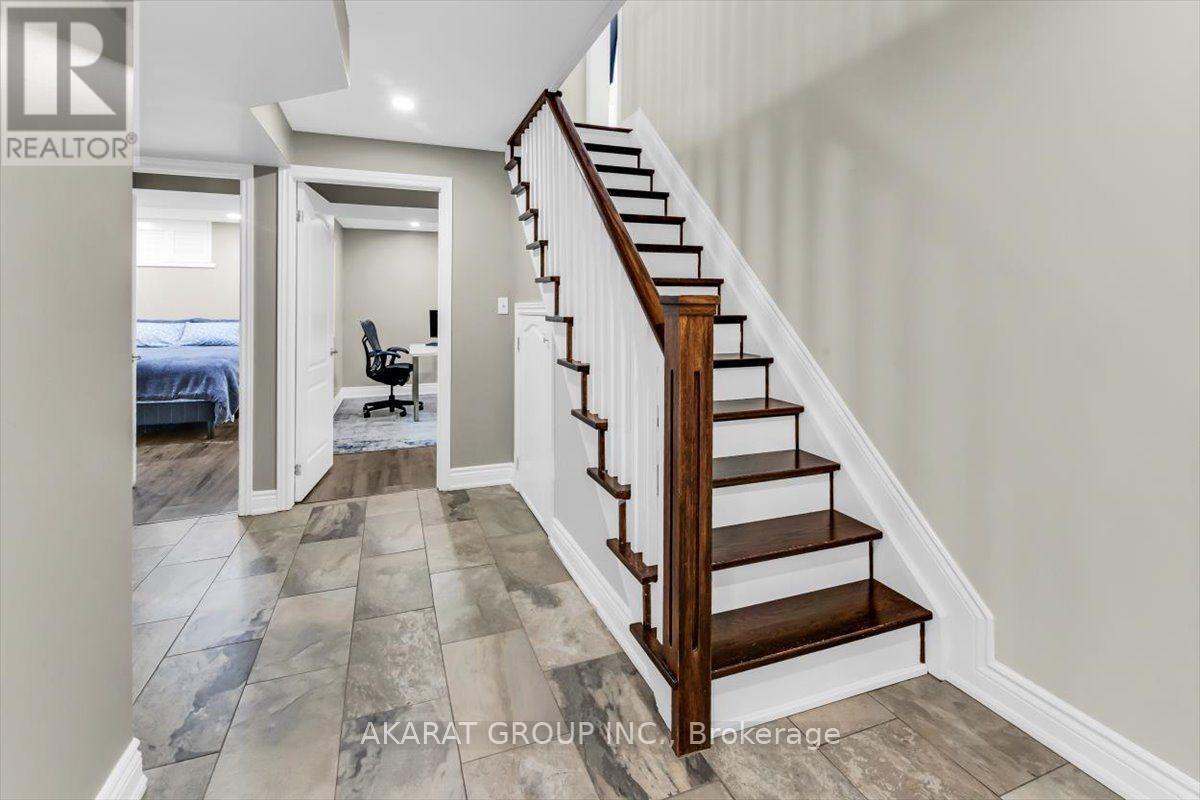 6907 Gracefield Drive, Mississauga, ON