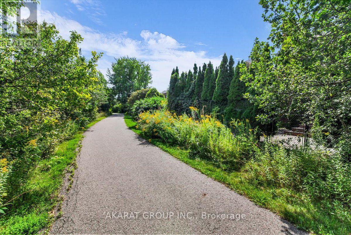 6907 Gracefield Drive, Mississauga, ON