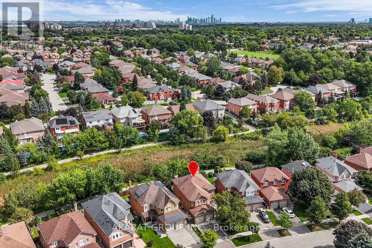 6907 Gracefield Drive, Mississauga, ON