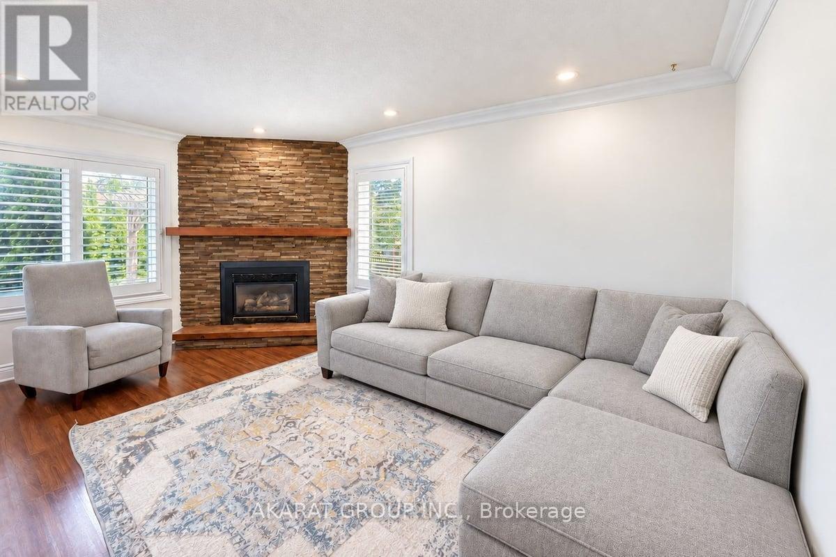 6907 Gracefield Drive, Mississauga, ON