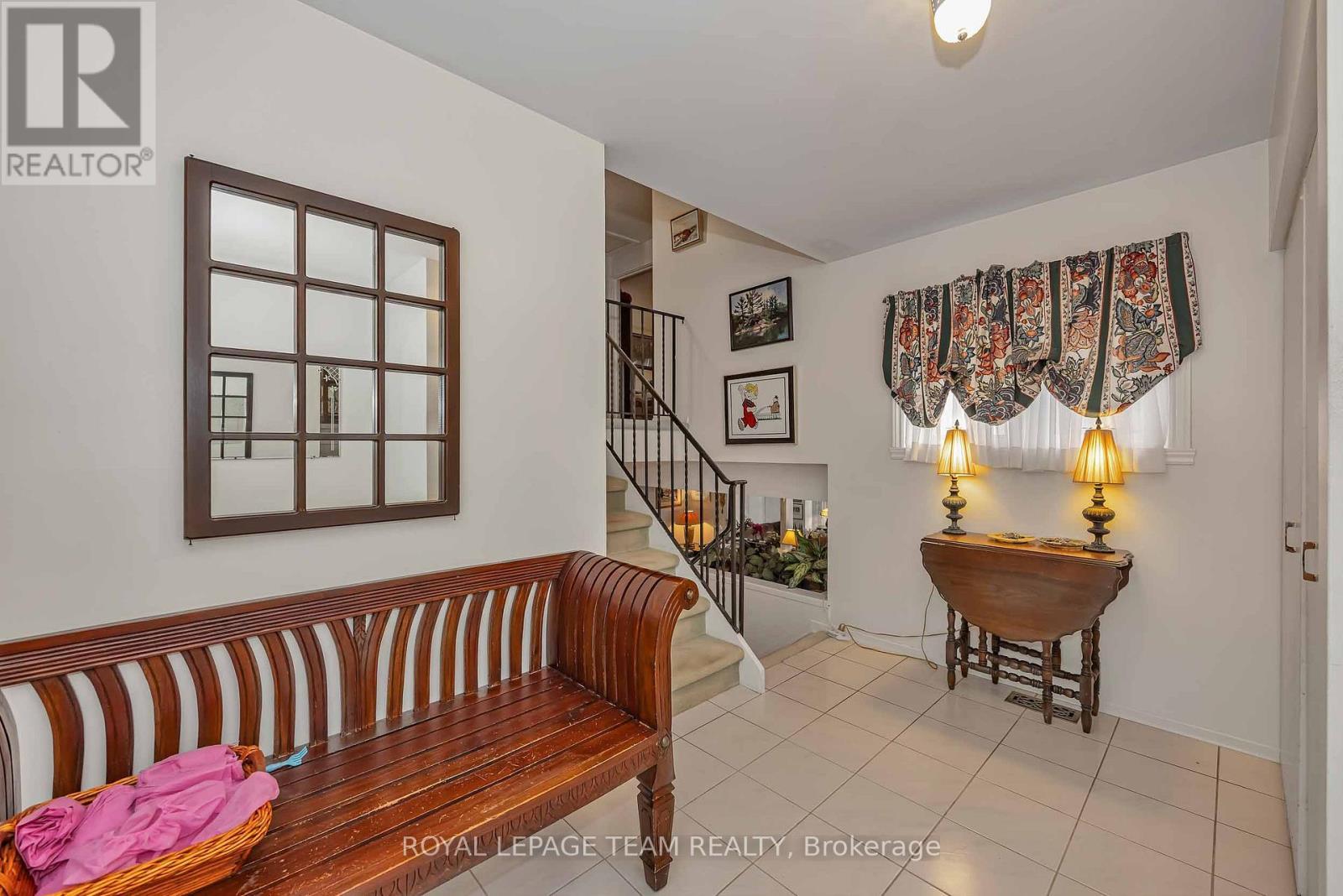 1174 Bonnie Crescent, Ottawa, ON