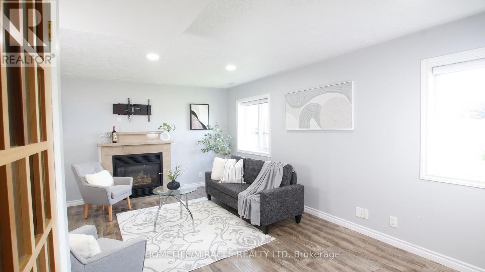 18 Clearview Drive, Cambridge, ON