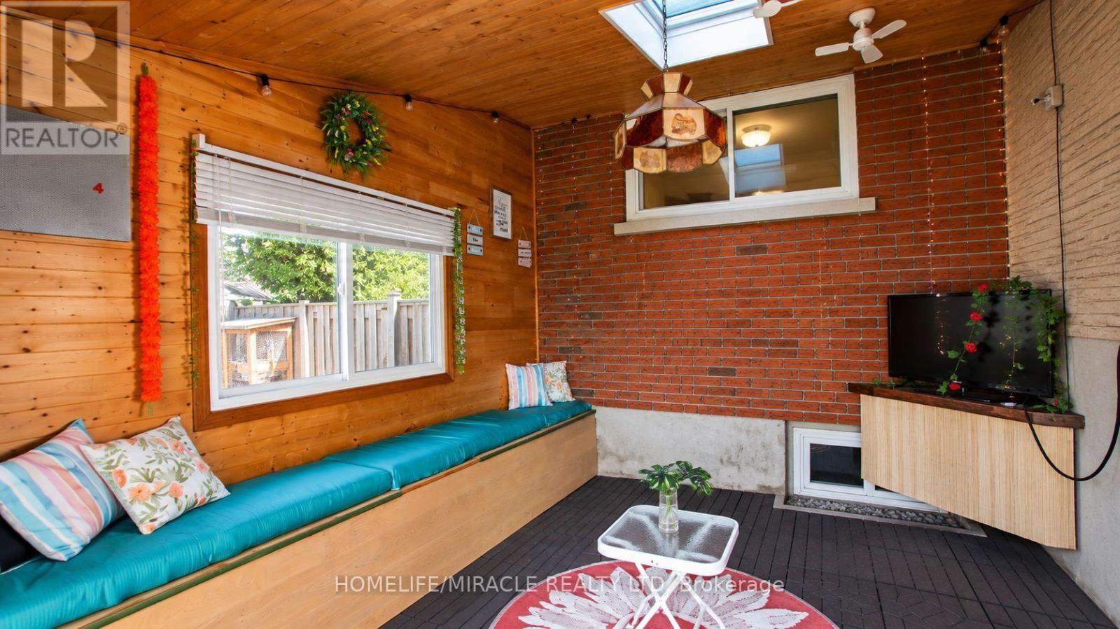 18 Clearview Drive, Cambridge, ON