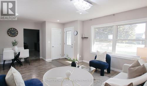 18 Clearview Drive, Cambridge, ON 