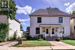 146 BARNESDALE Avenue N  Hamilton, ON L8L 6T2