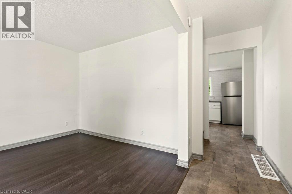 146 Barnesdale Avenue N, Hamilton, ON