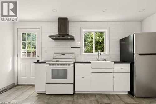 146 Barnesdale Avenue N, Hamilton, ON 