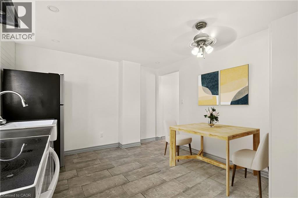 Virtually staged - 146 Barnesdale Avenue N, Hamilton, ON