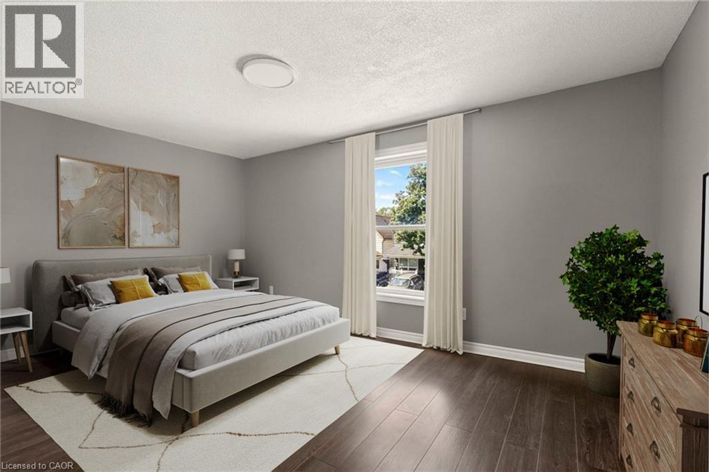 Virtually staged - 146 Barnesdale Avenue N, Hamilton, ON