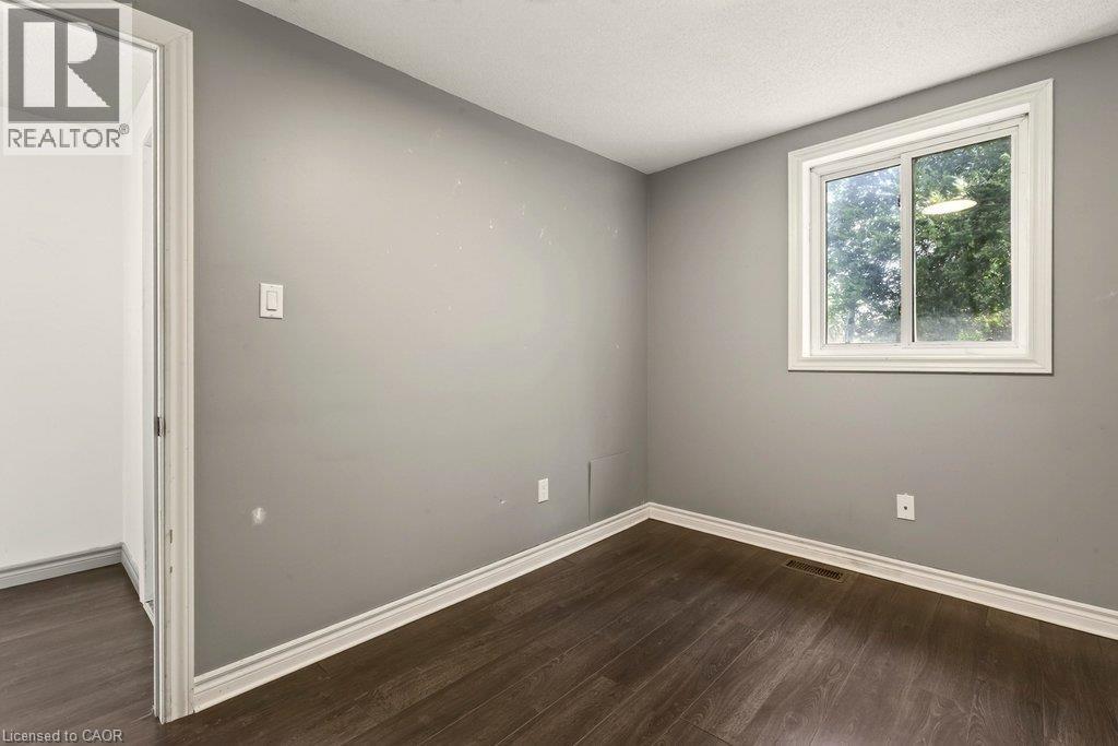 146 Barnesdale Avenue N, Hamilton, ON