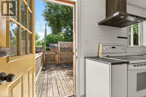 146 Barnesdale Avenue N, Hamilton, ON 