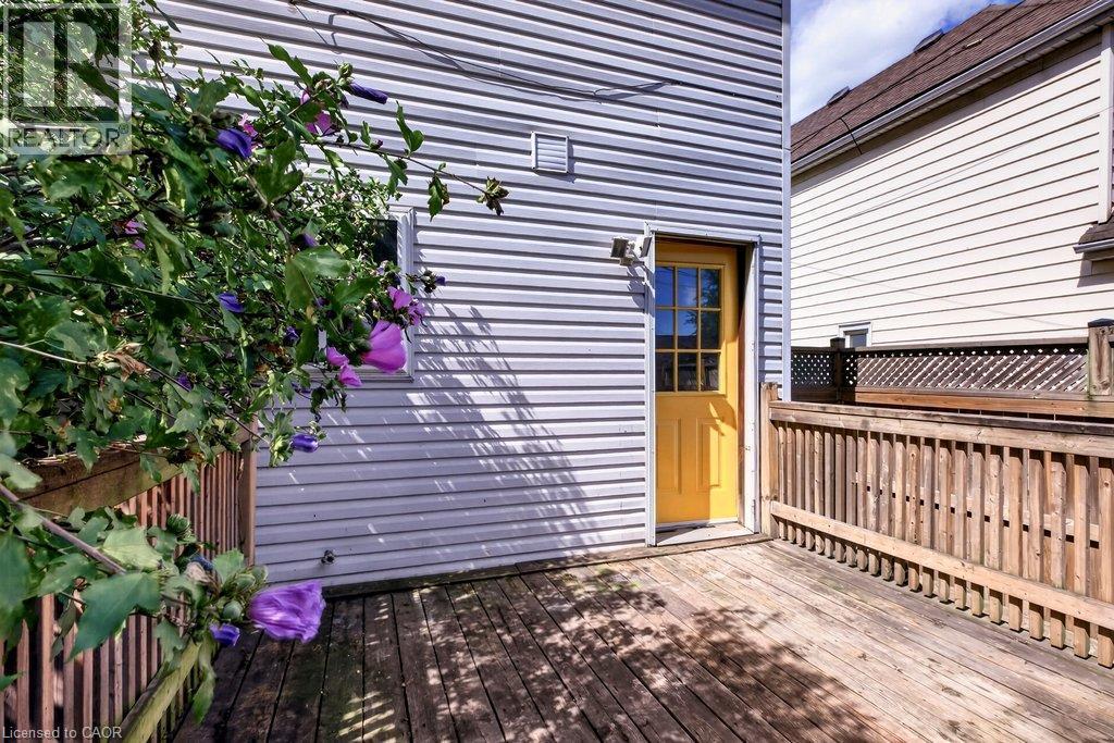 146 Barnesdale Avenue N, Hamilton, ON