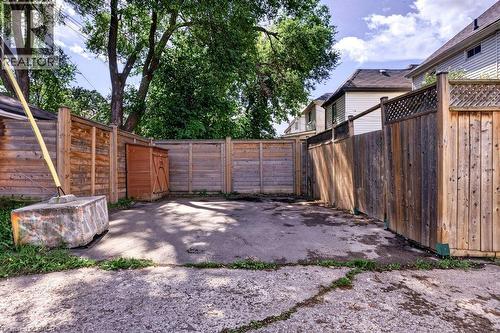 146 Barnesdale Avenue N, Hamilton, ON 
