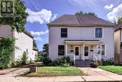 146 BARNESDALE AVENUE N  Hamilton (Stipley), ON L8L 6T2