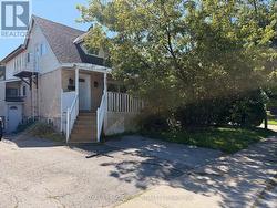 MAIN LEVEL - 8200 WOODBINE STREET Niagara Falls (Ascot), ON L2H 1C7