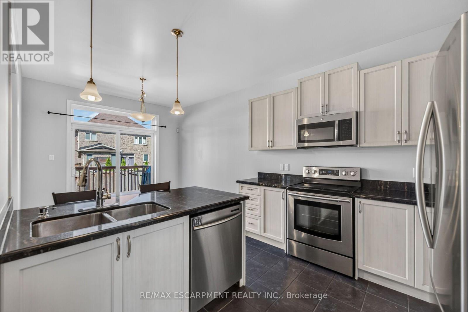 44 Matteo Trail, Hamilton, ON