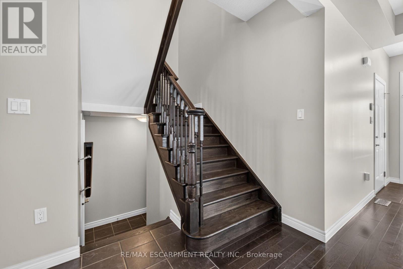 44 Matteo Trail, Hamilton, ON