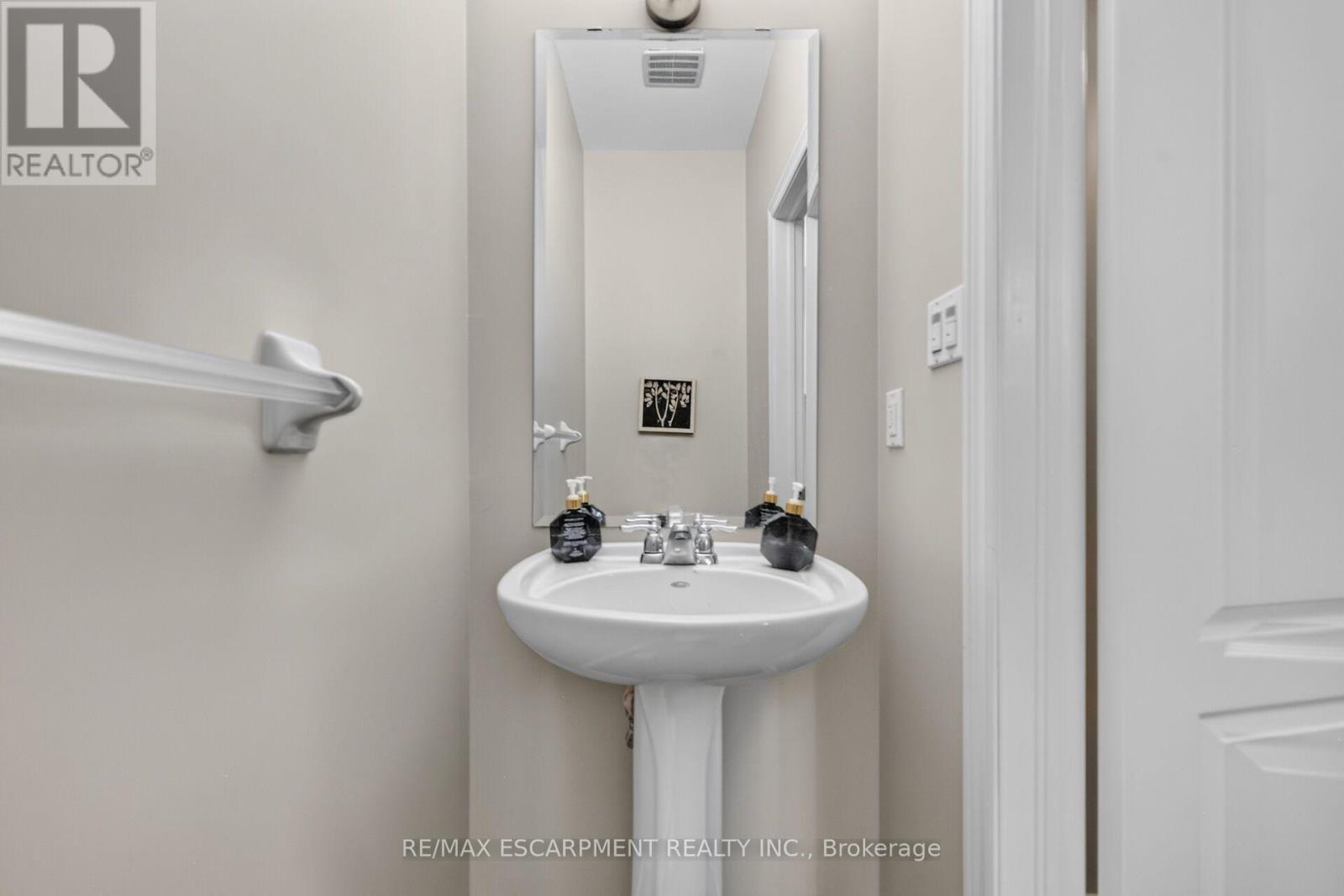 44 Matteo Trail, Hamilton, ON