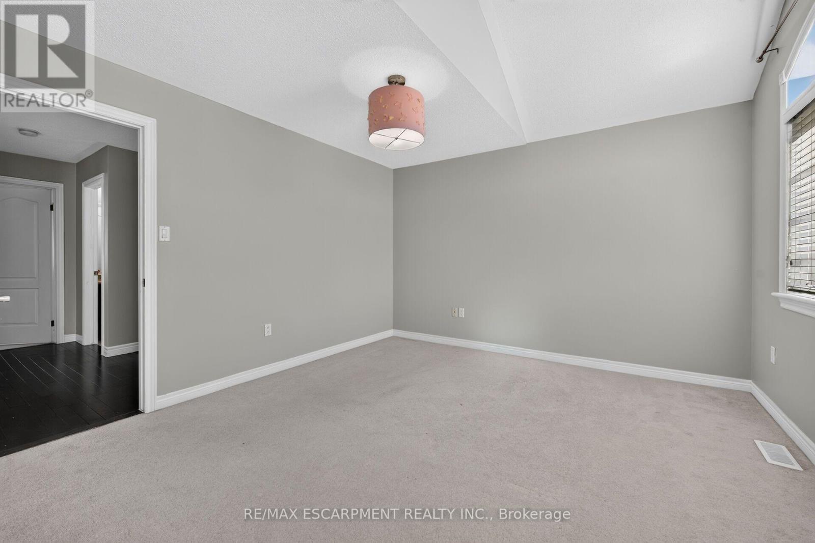 44 Matteo Trail, Hamilton, ON