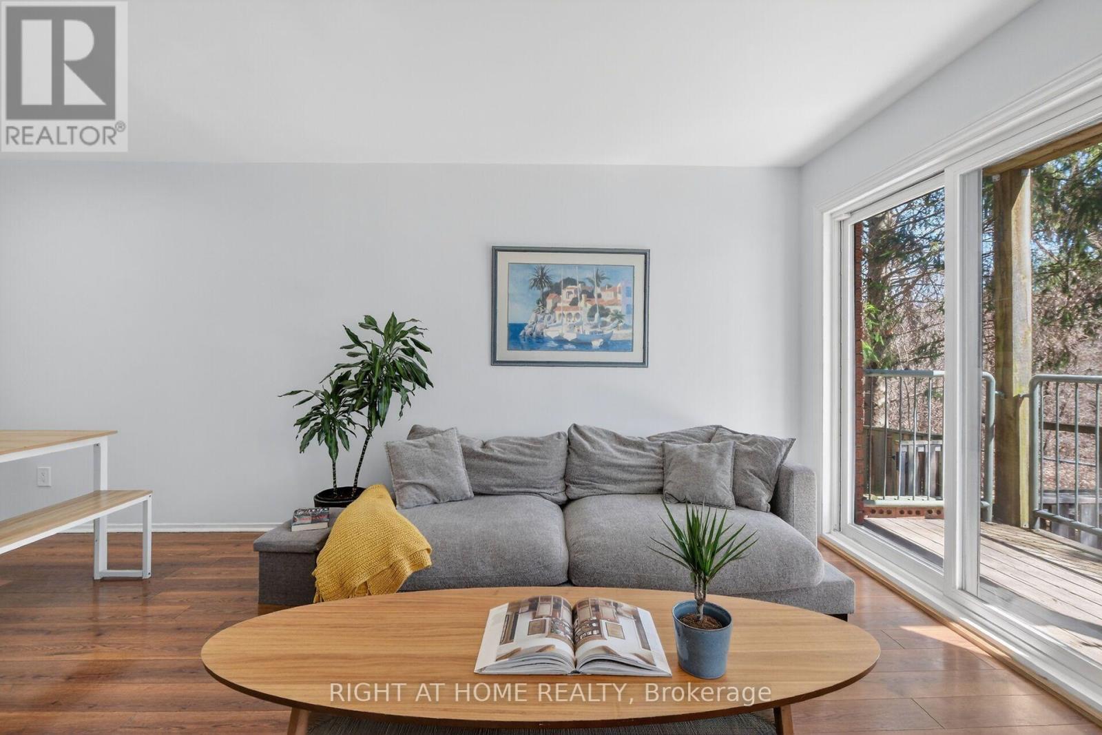 43 Crispin Private, Ottawa, ON