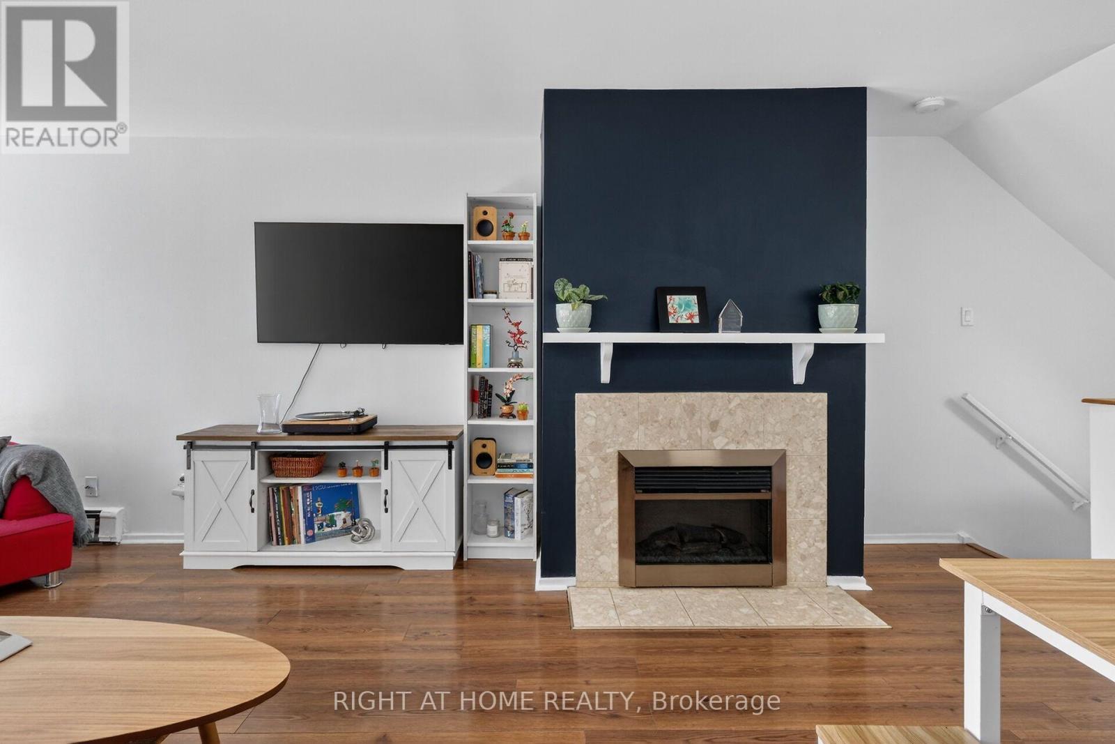 43 Crispin Private, Ottawa, ON