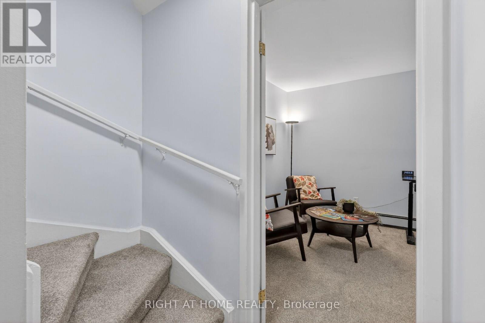 43 Crispin Private, Ottawa, ON