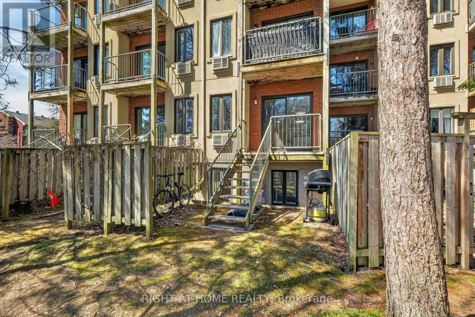 43 Crispin Private, Ottawa, ON