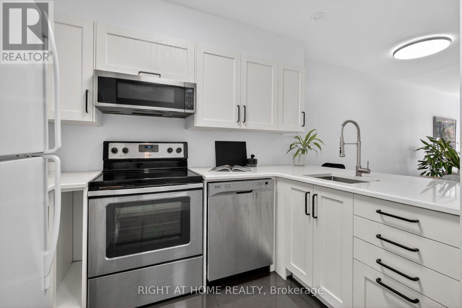 43 Crispin Private, Ottawa, ON