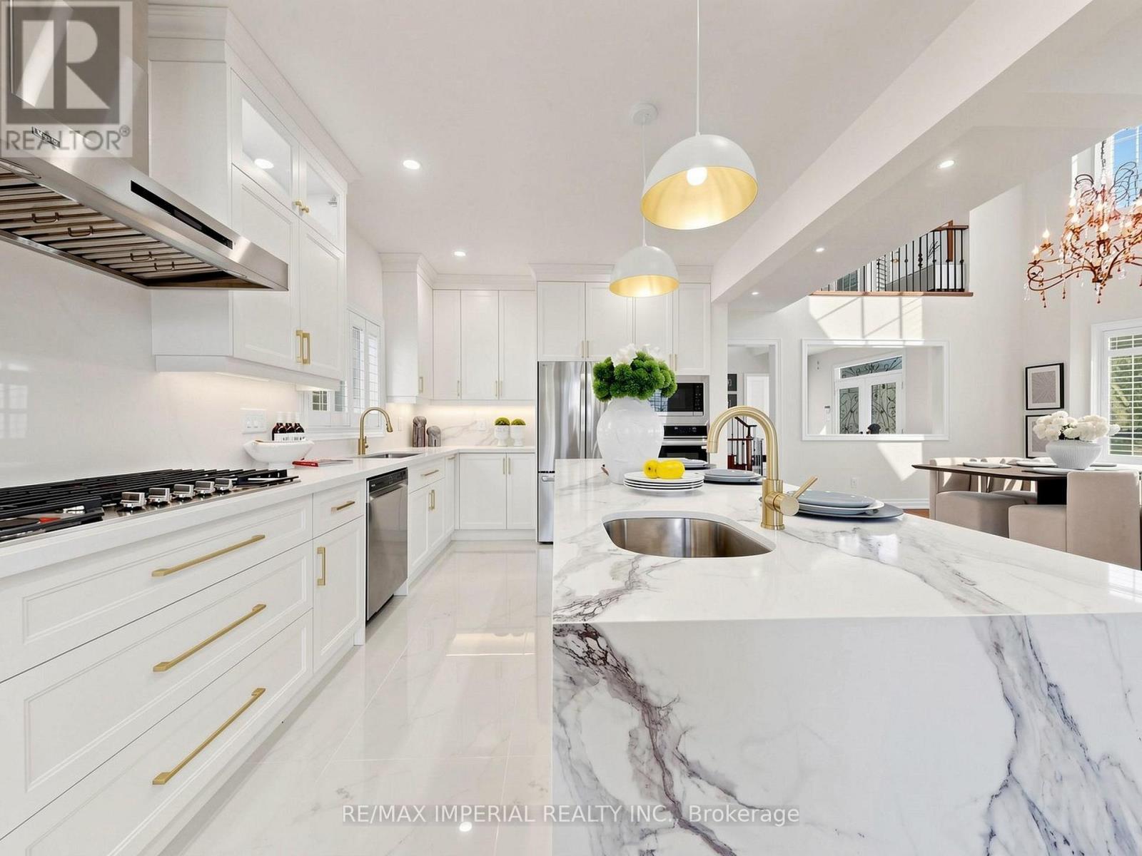 2 Andes Crescent, Vaughan, ON