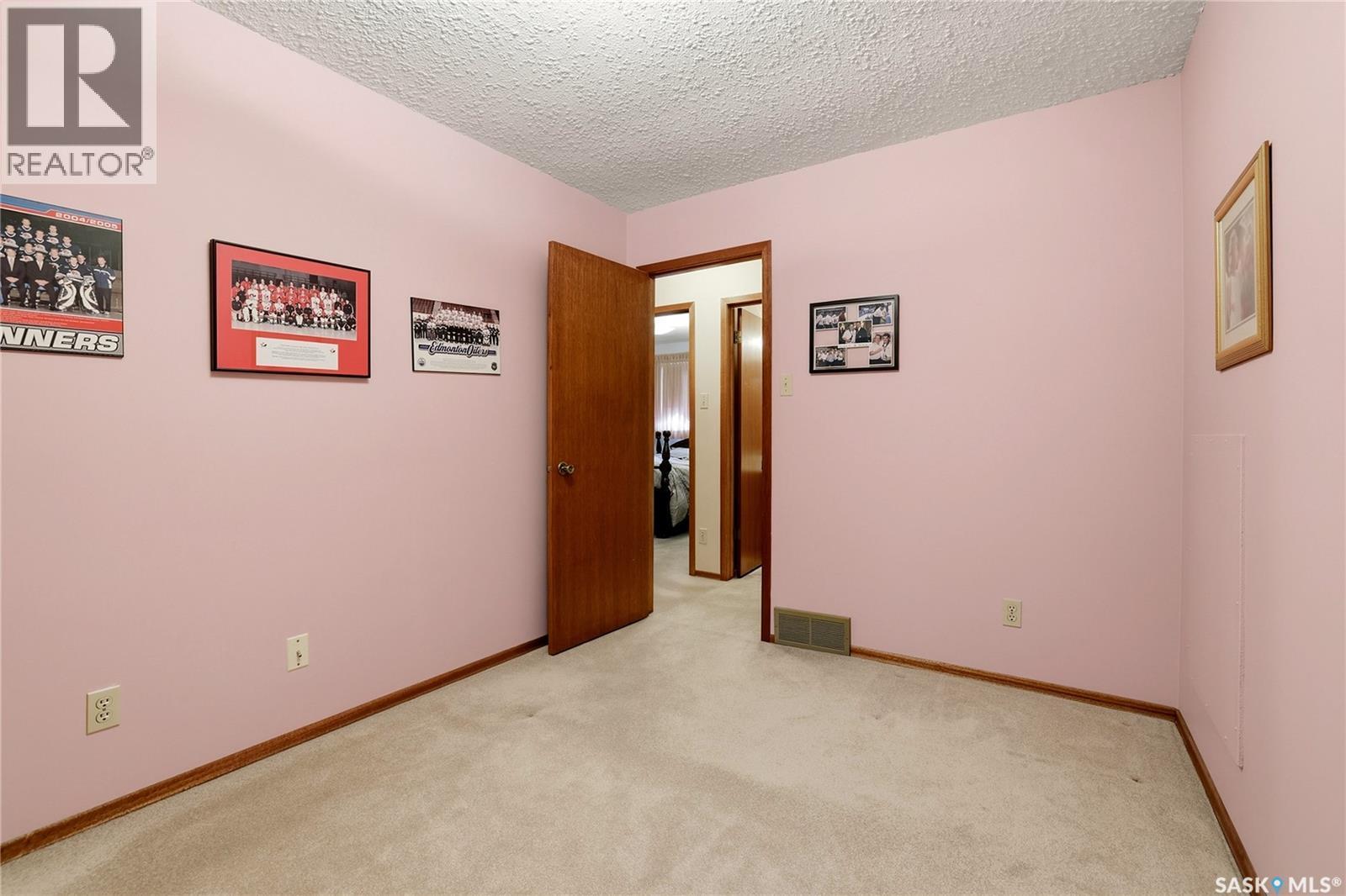 2606 Neff Road E, Regina, SK