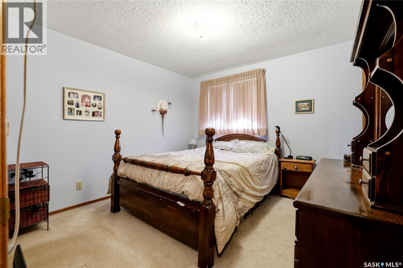 2606 Neff Road E, Regina, SK