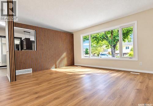 910 Devonshire Drive N, Regina, SK 