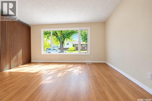 910 Devonshire Drive N, Regina, SK 