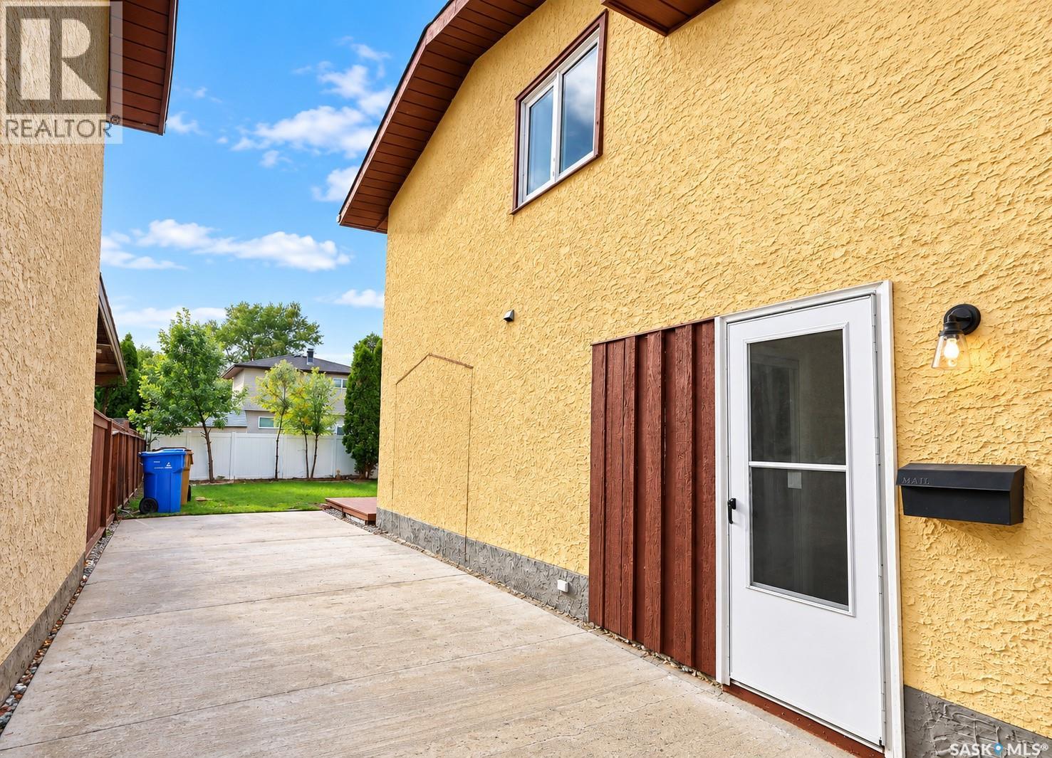 910 Devonshire Drive N, Regina, SK