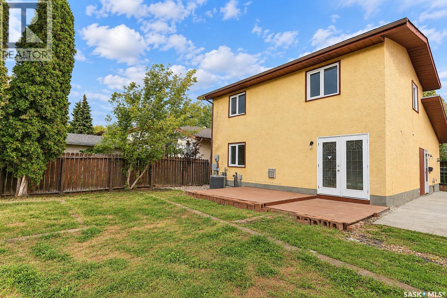 910 Devonshire Drive N, Regina, SK