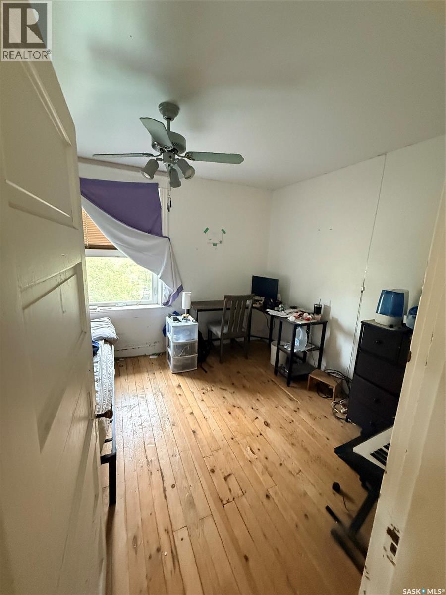 114 Second Street E, Carnduff, SK