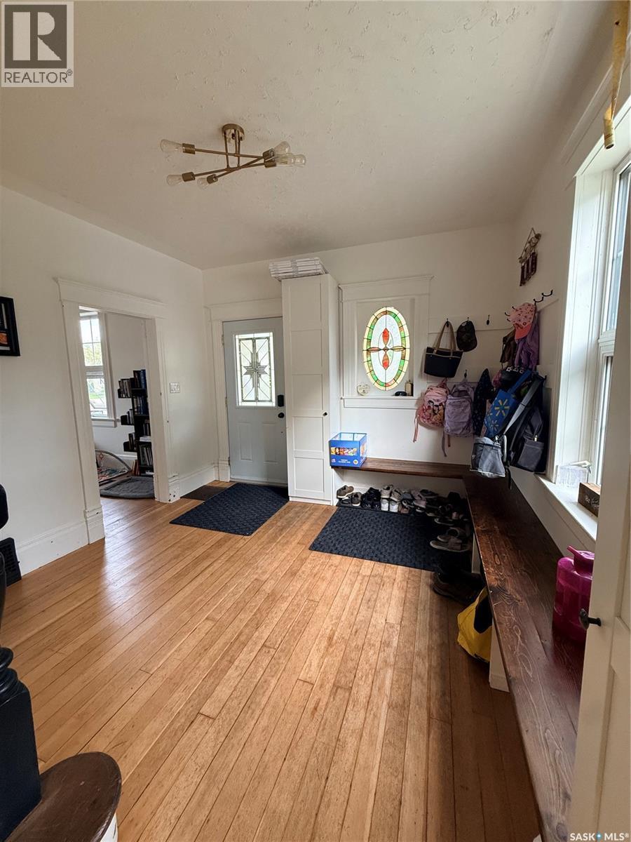 114 Second Street E, Carnduff, SK