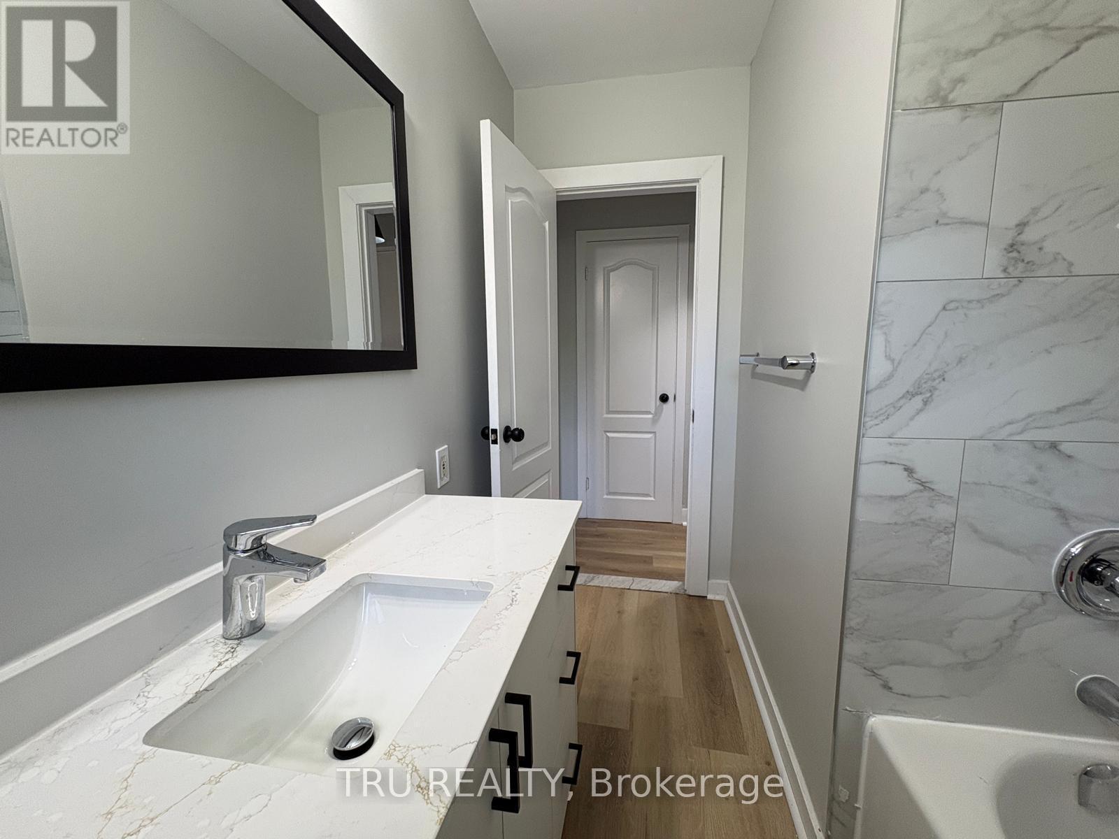 2417 Junction Avenue, Ottawa, ON