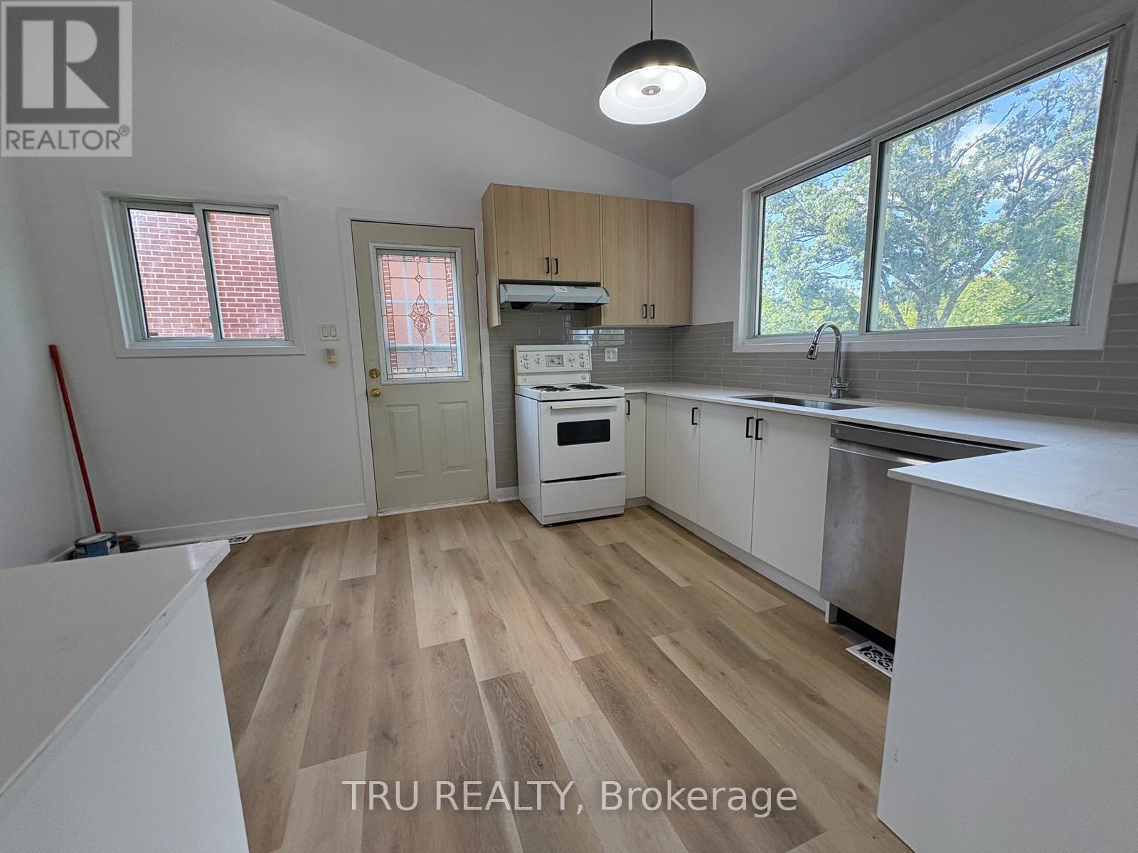 2417 Junction Avenue, Ottawa, ON