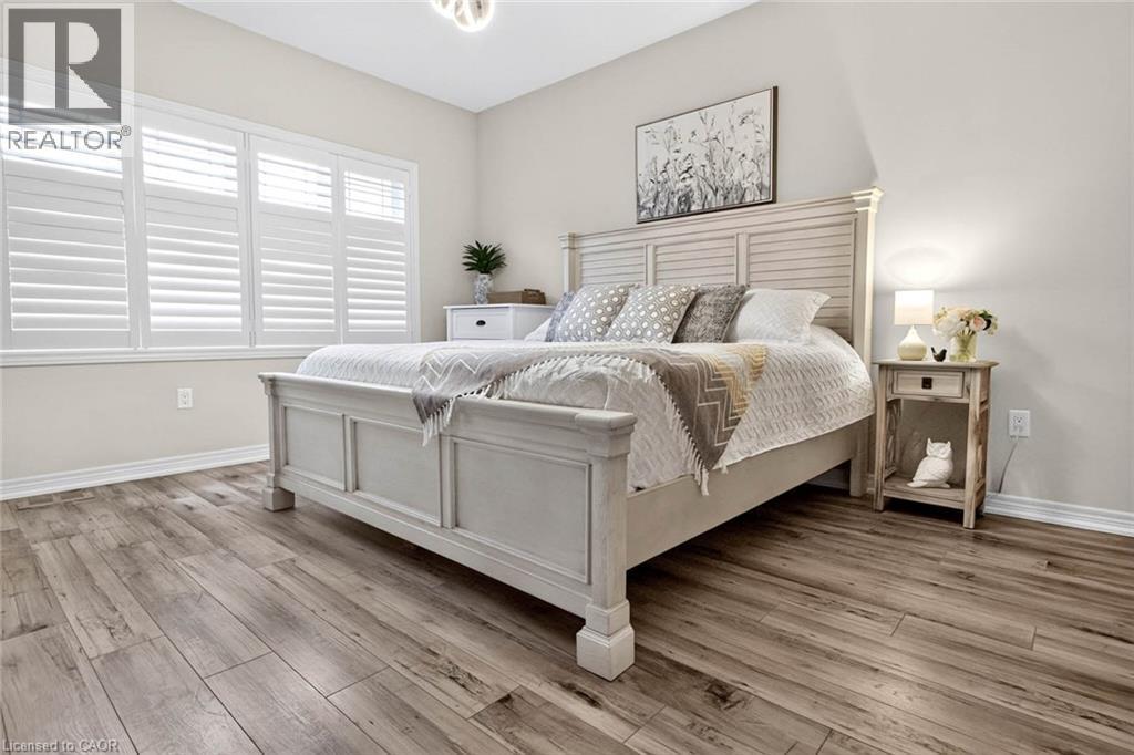 16 Rolling Lane, Hamilton, ON