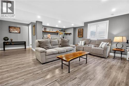 16 Rolling Lane, Hamilton, ON 
