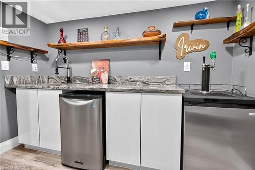 16 Rolling Lane, Hamilton, ON 