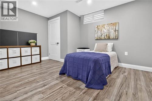 16 Rolling Lane, Hamilton, ON 