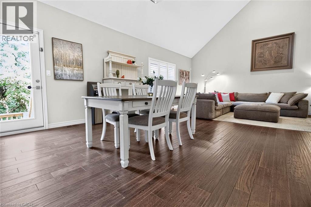 16 Rolling Lane, Hamilton, ON