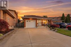 11 GABRIELE COURT  Hamilton, ON L8G 5C4