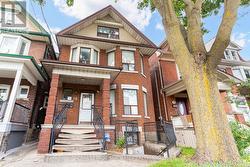 BSMT - 20 EDNA AVENUE Toronto, ON M6P 1B8