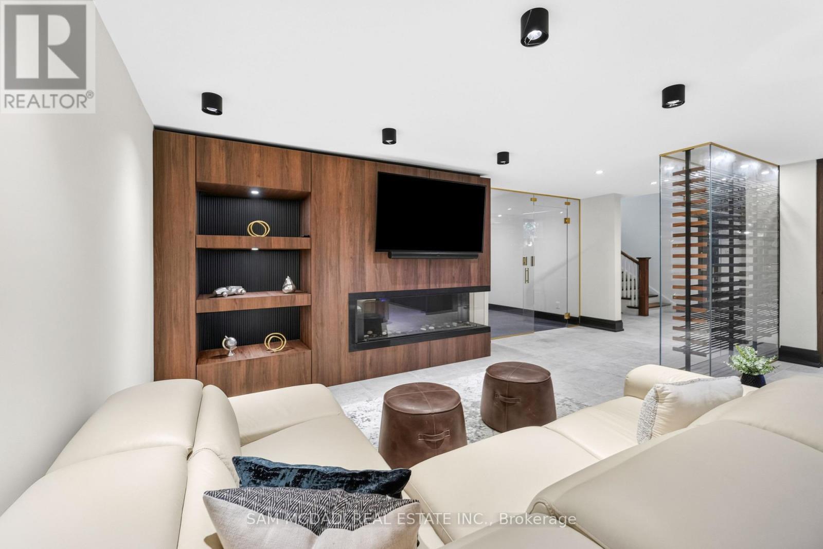 1578 Spring Road, Mississauga, ON