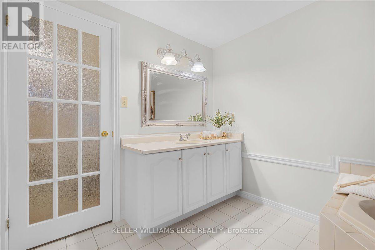 37 Bourbon Court, Hamilton, ON