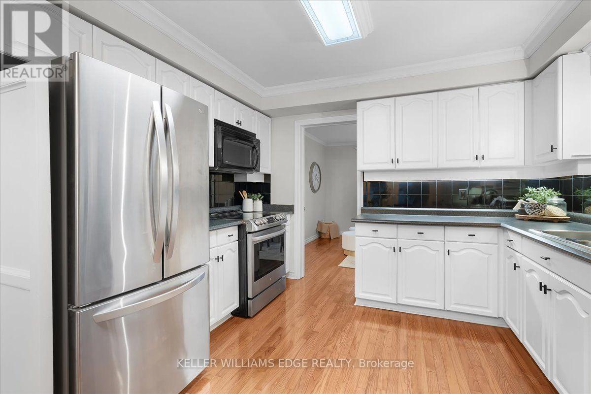 37 Bourbon Court, Hamilton, ON